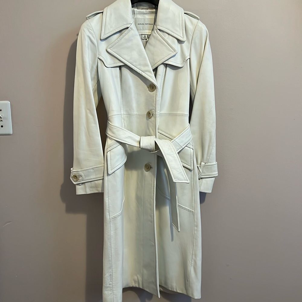 Banana Republic, Woman’s leather jacket. XS, cream